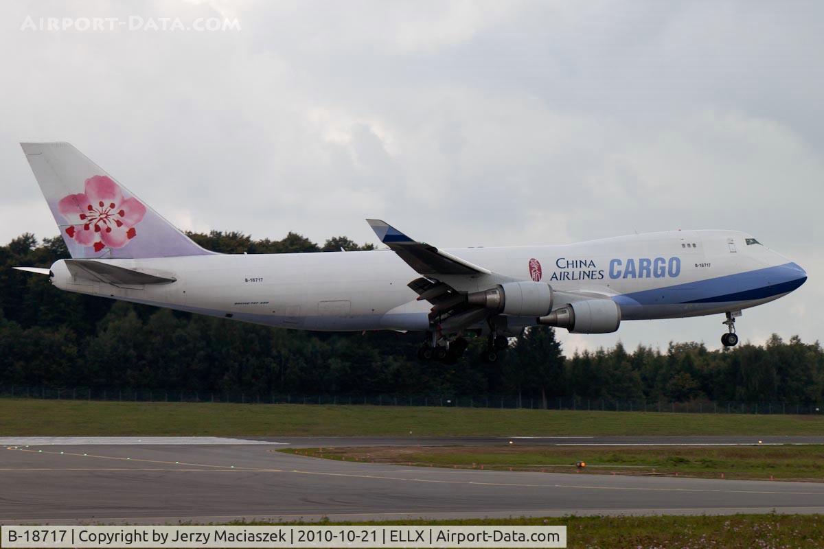 B-18717, 2004 Boeing 747-409F/SCD C/N 30769, B-18717