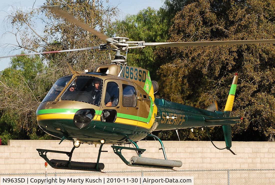 N963SD, 2002 Eurocopter AS-350B-2 Ecureuil Ecureuil C/N 3579, Arriving at Walnut Sheriff Station.