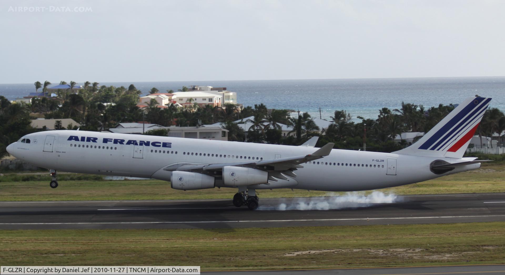 F-GLZR, 1999 Airbus A340-313X C/N 307, Air france F-GLZR landing at TNCM