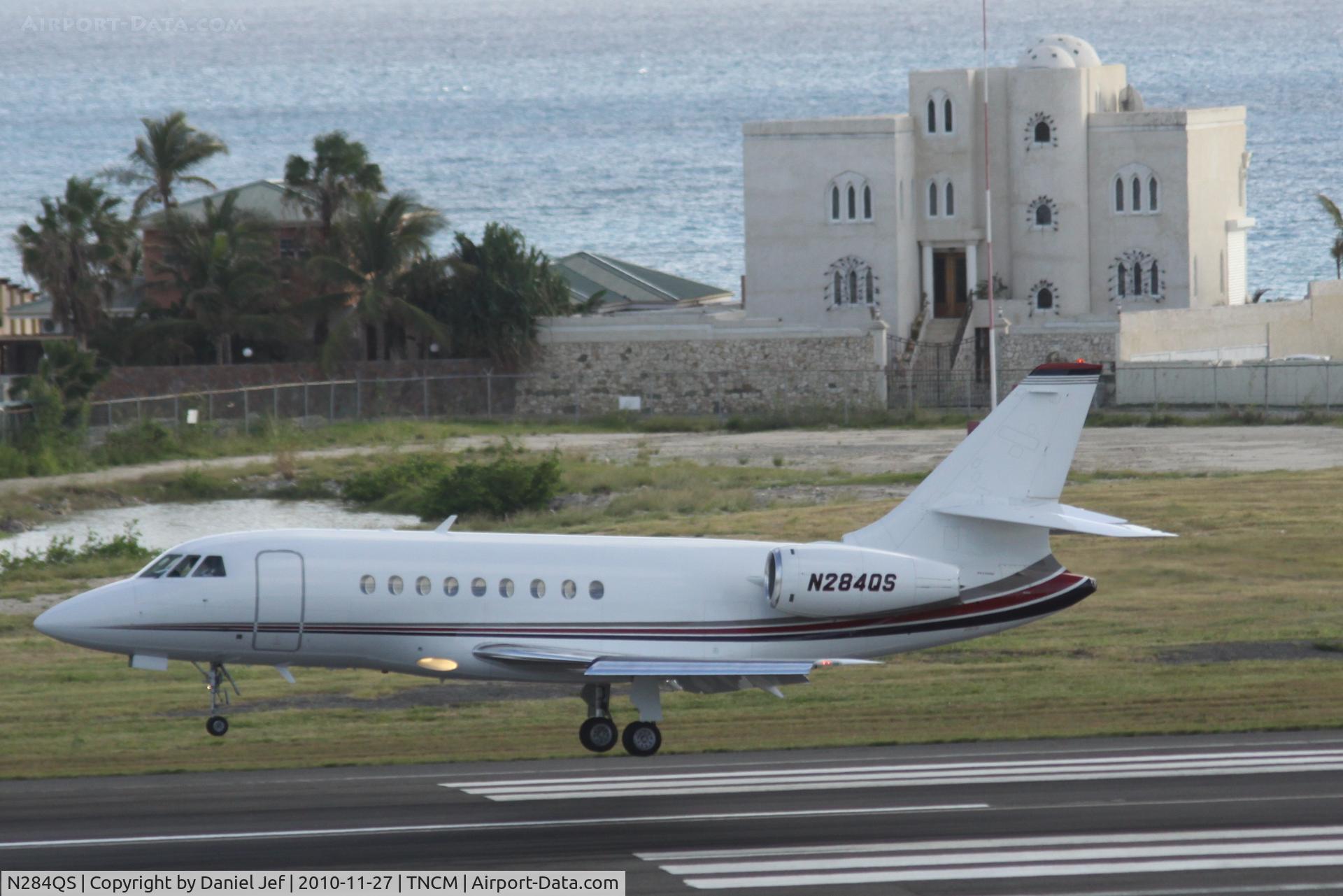 N284QS, 2002 Dassault Falcon 2000 C/N 185, N284QS landing at TNCM