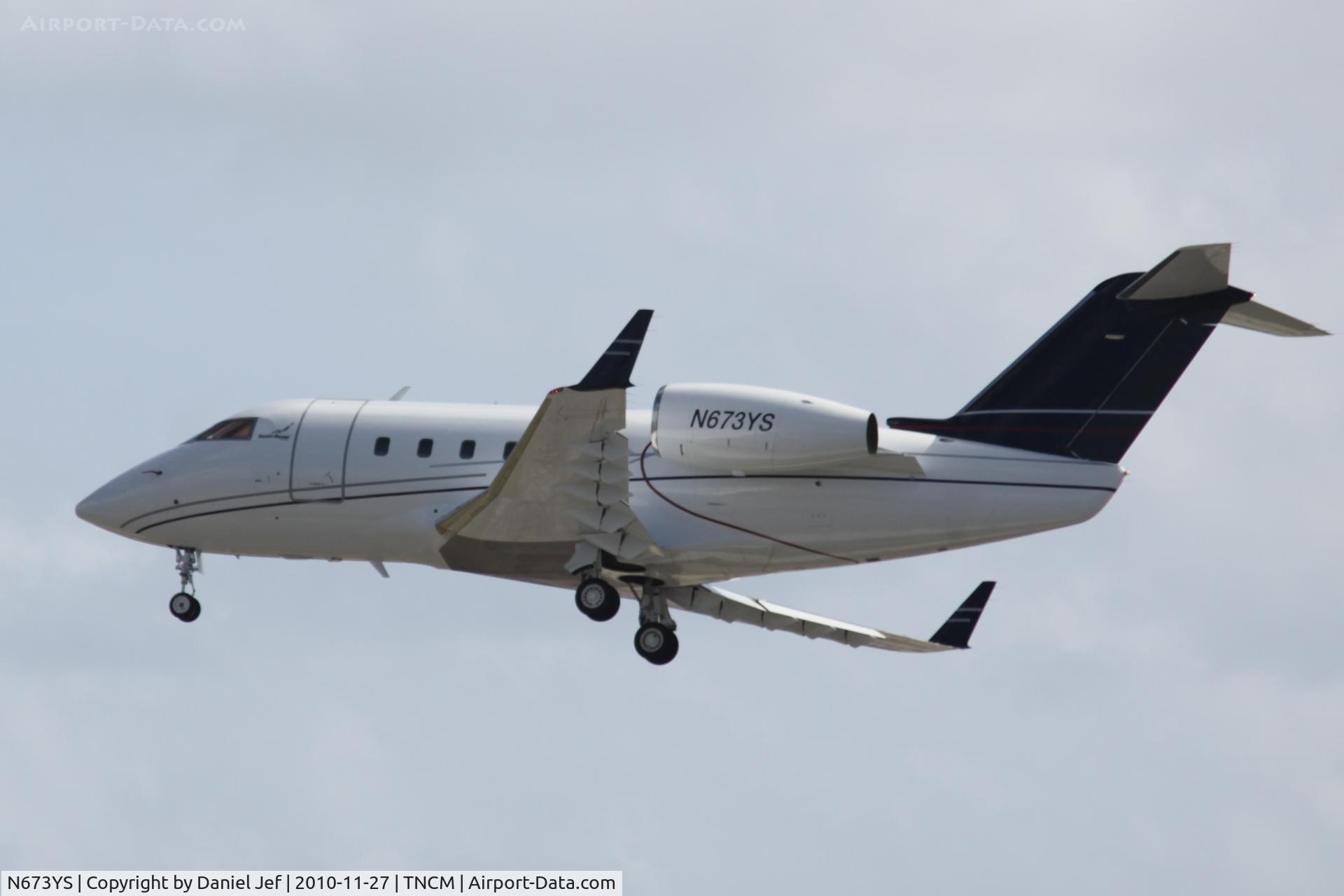 N673YS, 1982 Canadair Challenger 600S (CL-600-1A11) C/N 1073, N673YS doing a low flyby at TNCM