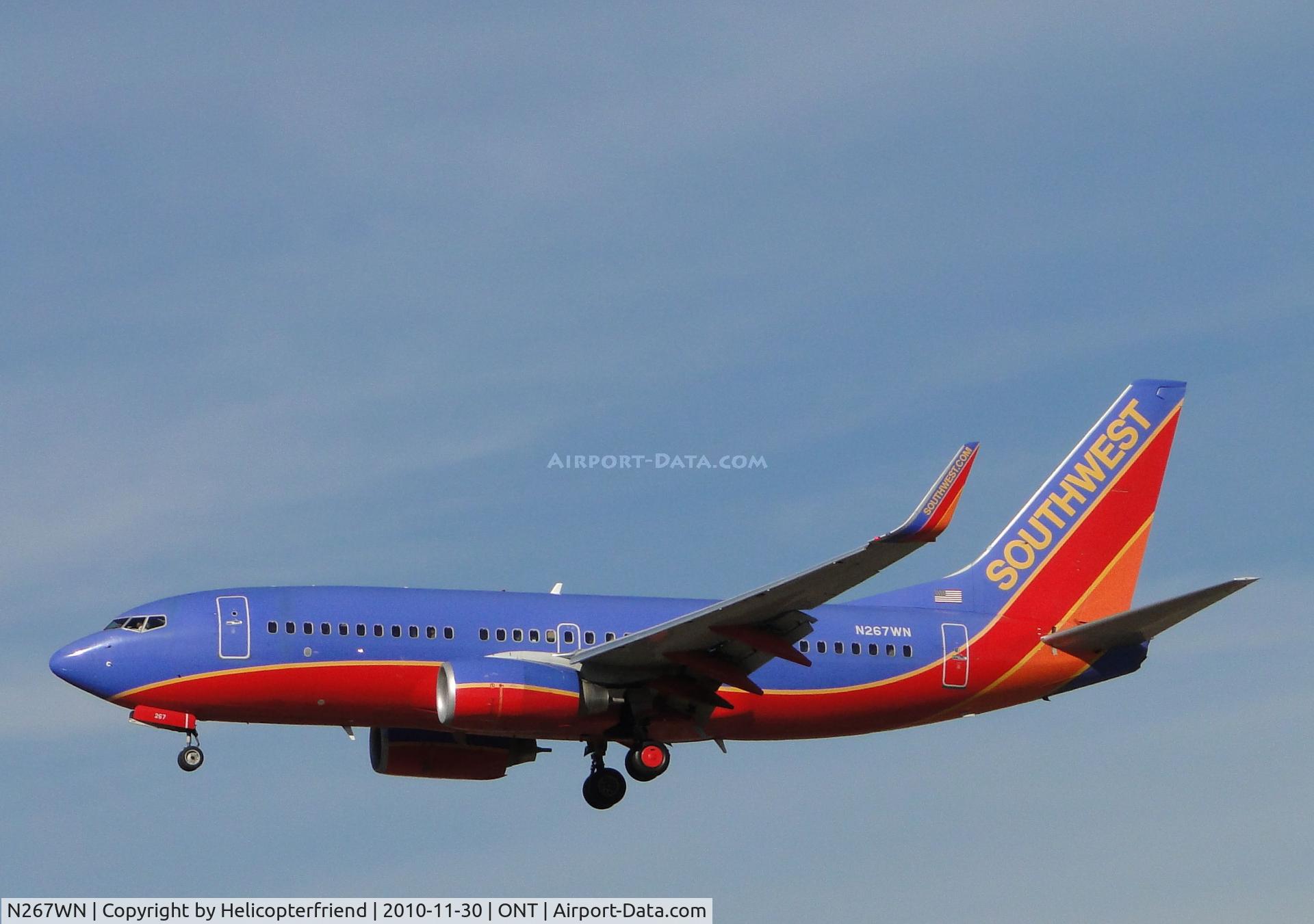 N267WN, 2007 Boeing 737-7H4 C/N 32525, On final approach to runway 26R
