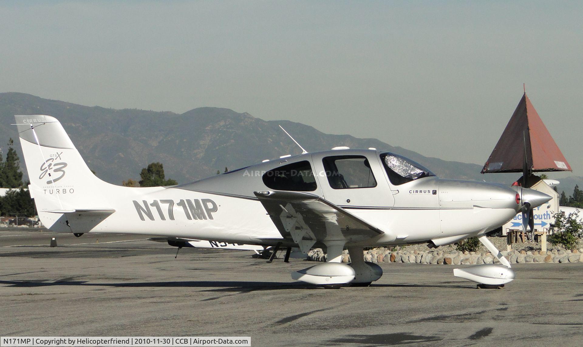 N171MP, 2007 Cirrus SR22 C/N 2660, Parked north of Maniac Mike's Cafe