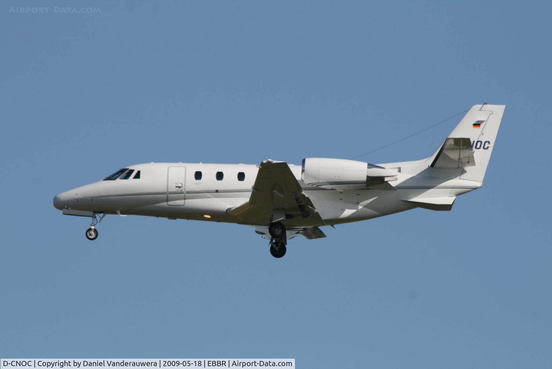 D-CNOC, 2008 Cessna 560XL Citation XLS C/N 560-5814, Descending to RWY 25L