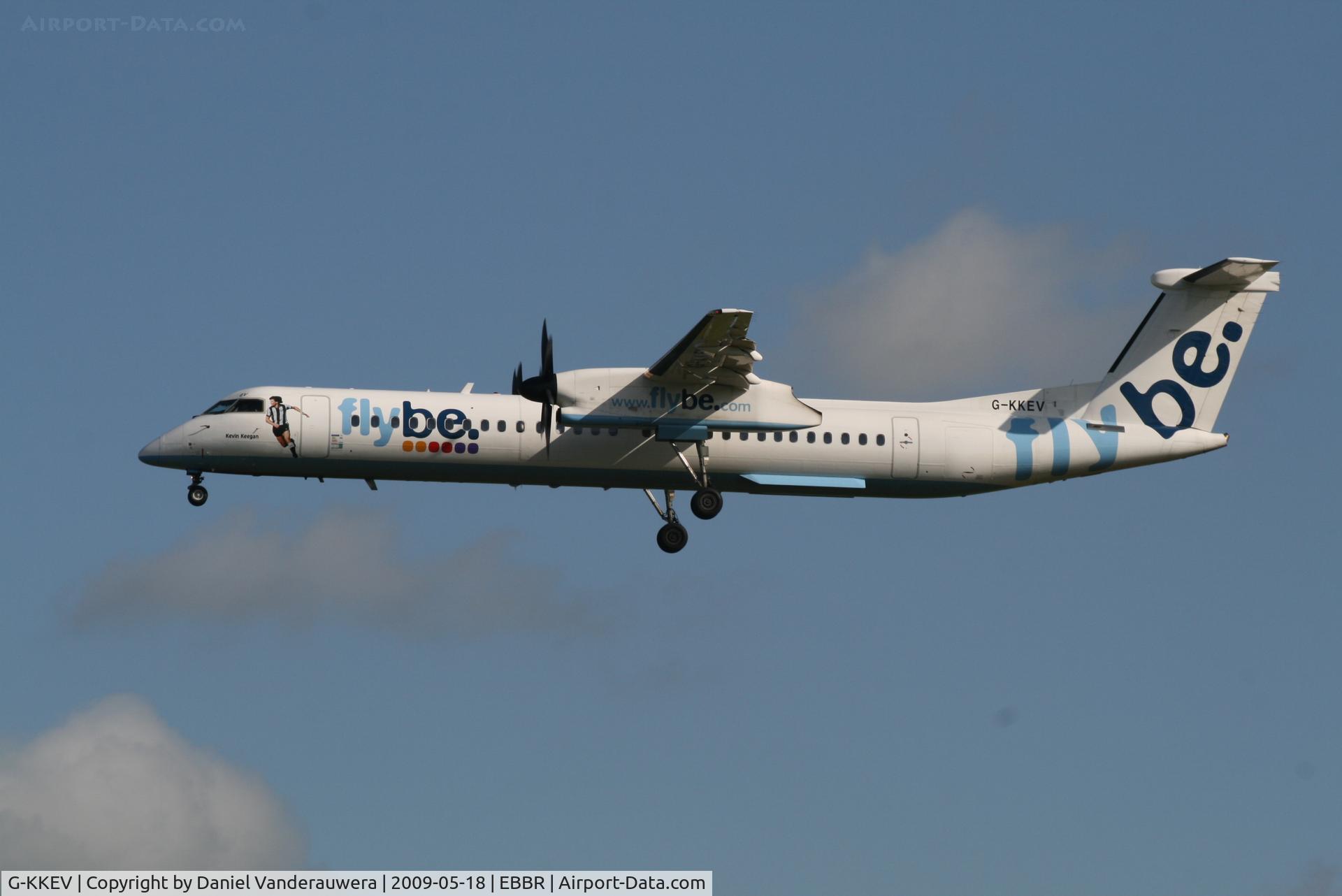 G-KKEV, 2008 De Havilland Canada DHC-8-402Q Dash 8 C/N 4201, Flight BE1841 is descending to RWY 25L