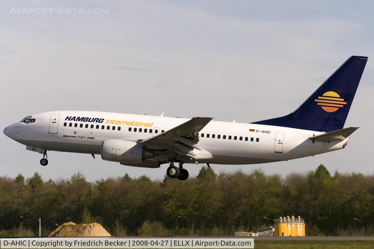 D-AHIC, 2001 Boeing 737-7BK C/N 30617, about to touch down