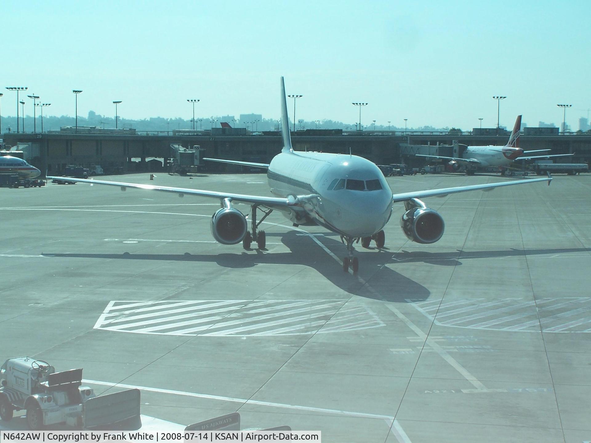 N642AW, 1996 Airbus A320-232 C/N 584, Taxxing to Gate
Getting ready to board for the short hop over to KPHX