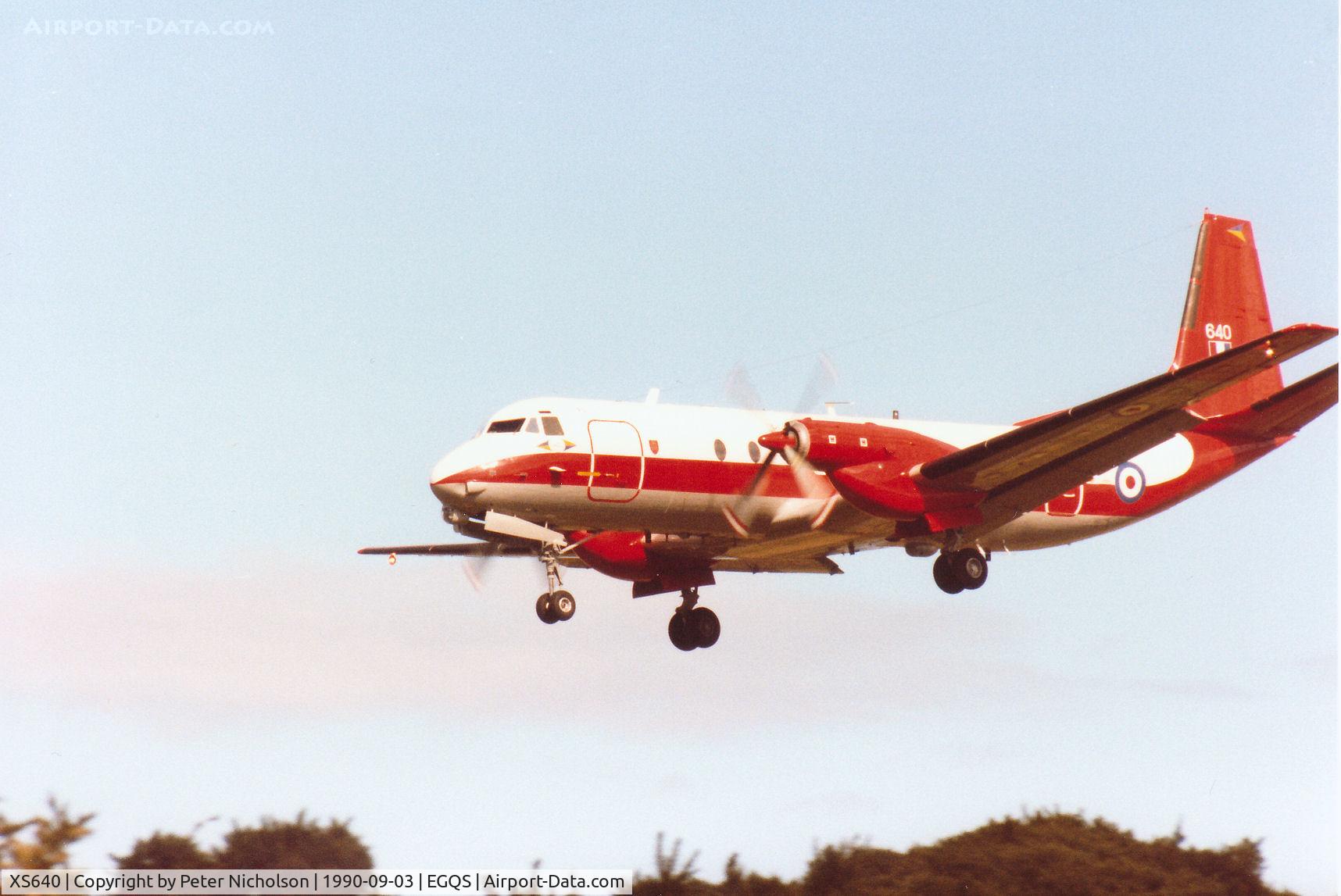 XS640, Hawker Siddeley HS-780 Andover E3 C/N BN24, Andover E.3 of 115 Squadron at RAF Benson on final approach to RAF Lossiemouth in September 1990.