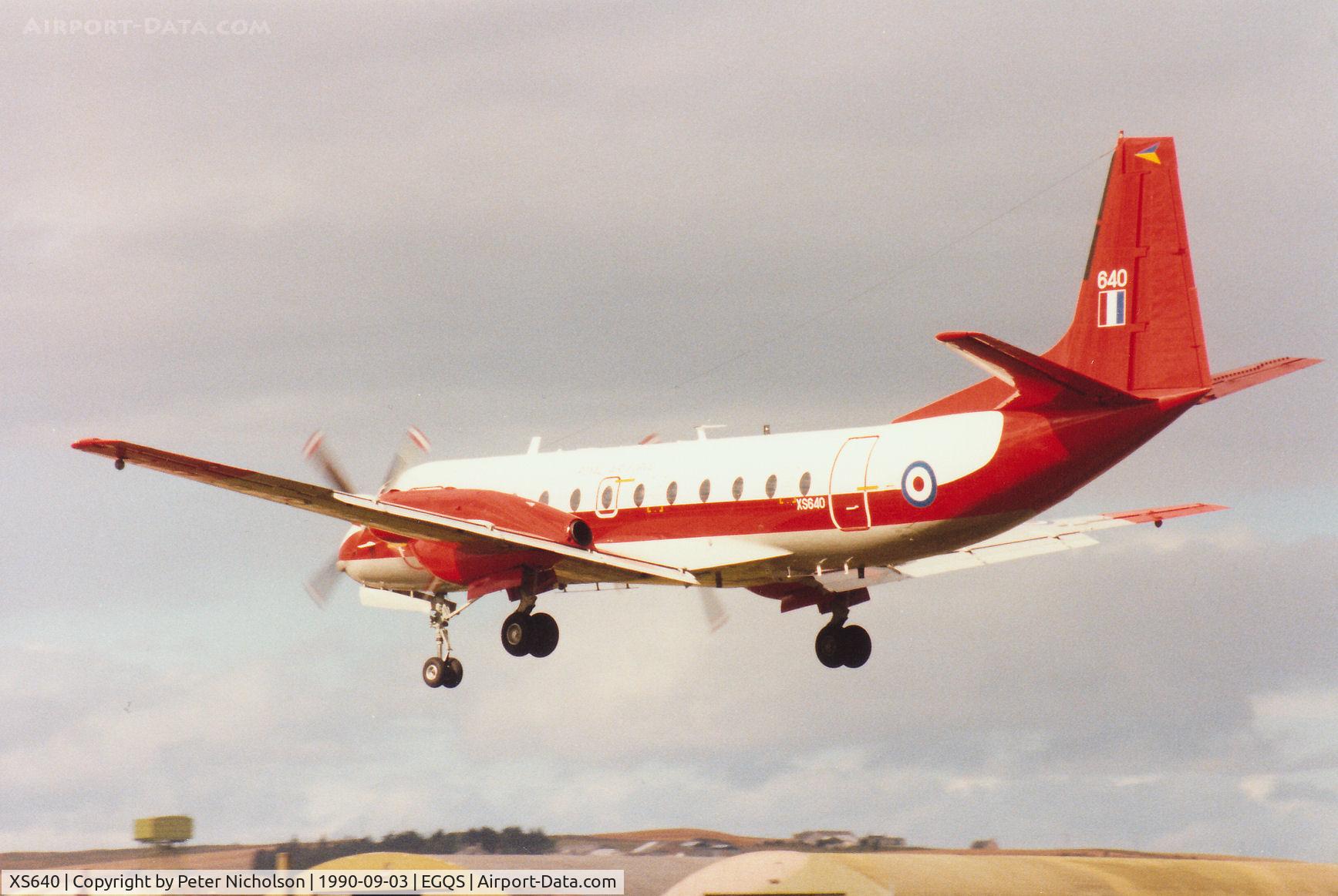 XS640, Hawker Siddeley HS-780 Andover E3 C/N BN24, Andover E.3 of 115 Squadron at RAF Benson landing on Runway 23 at RAF Lossiemouth in September 1990.