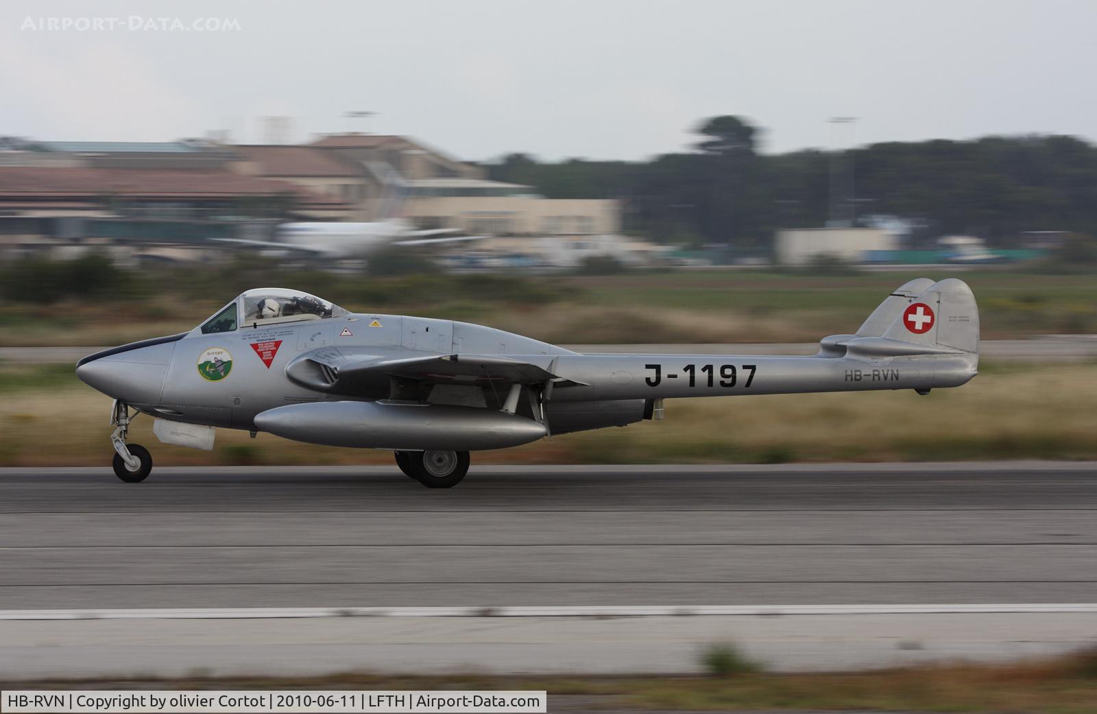 HB-RVN, 1952 De Havilland (FFA) Vampire FB.6 (DH-100) C/N 706, landing at Hyeres