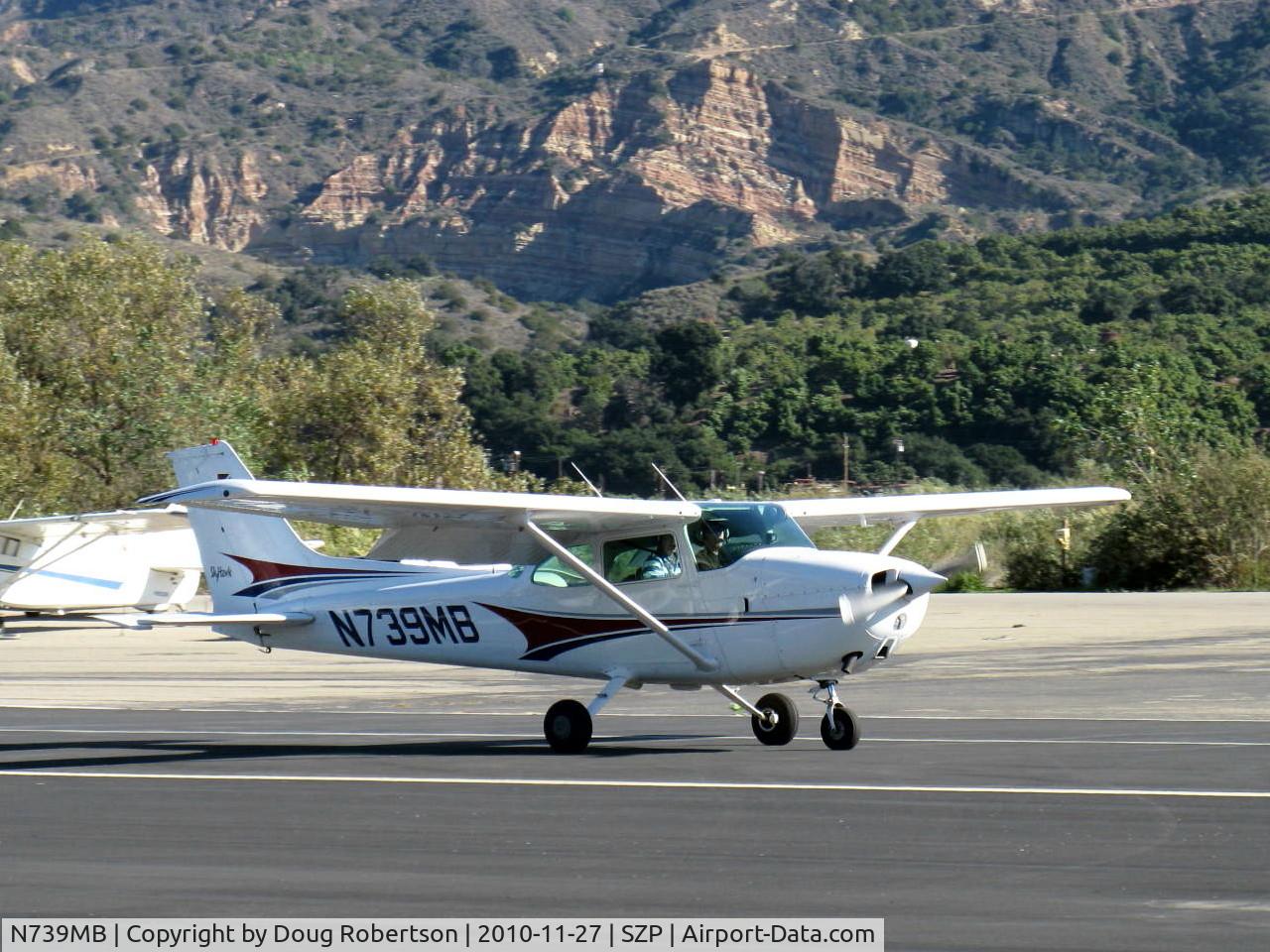 N739MB, 1978 Cessna 172N C/N 17270641, 1978 Cessna 172N SKYHAWK II, Lycoming O-320-H2AD 160 Hp, landing roll Rwy 22