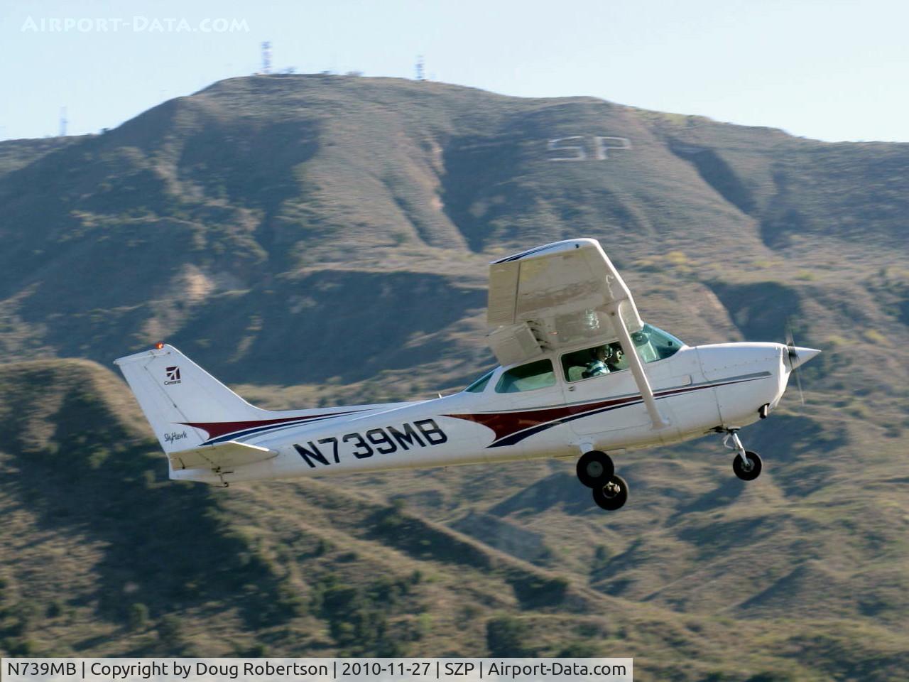 N739MB, 1978 Cessna 172N C/N 17270641, 1978 Cessna 172N SKYHAWK II, Lycoming O-320-H2AD 160 Hp, takeoff climb Rwy 22