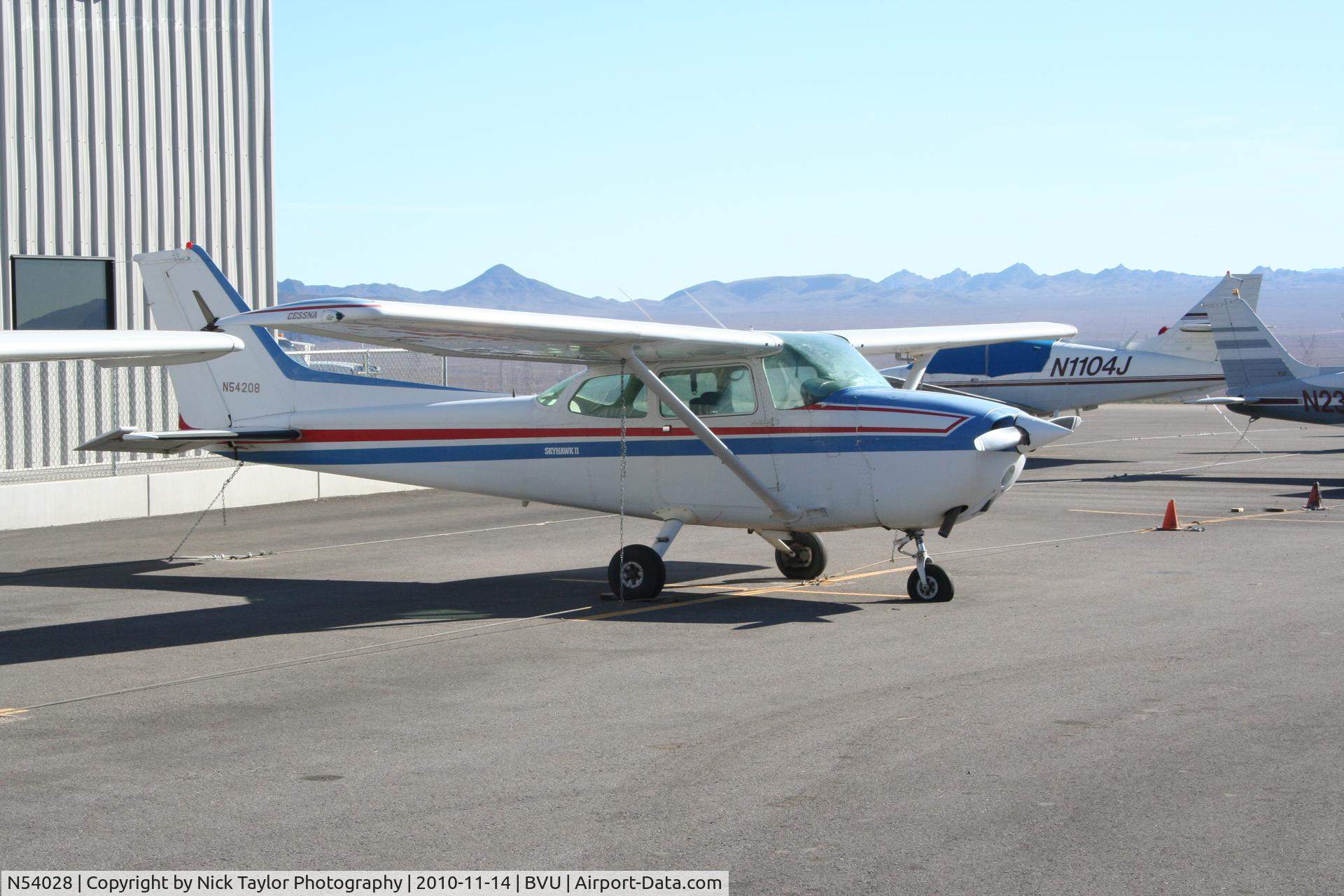 N54028, Cessna 172P C/N 17274850, Nosewheel is a little flat