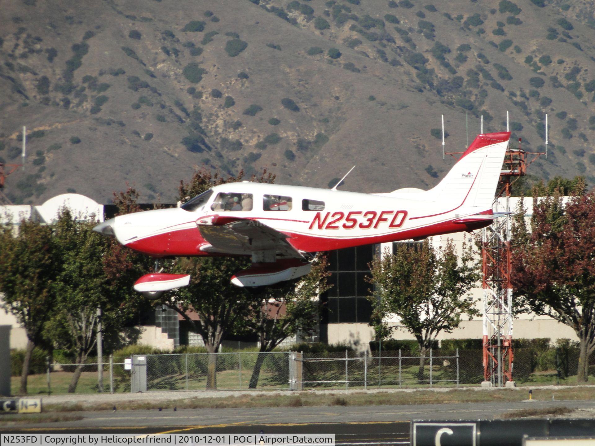 N253FD, Piper PA-28-181 Archer III C/N 2843321, Landing on runway 26L