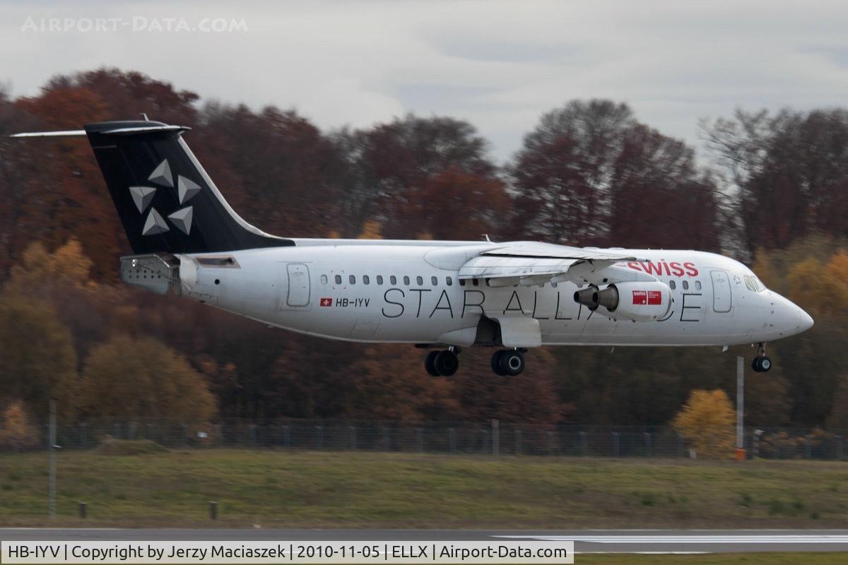HB-IYV, 2000 British Aerospace Avro 146-RJ100 C/N E3377, HB-IYV