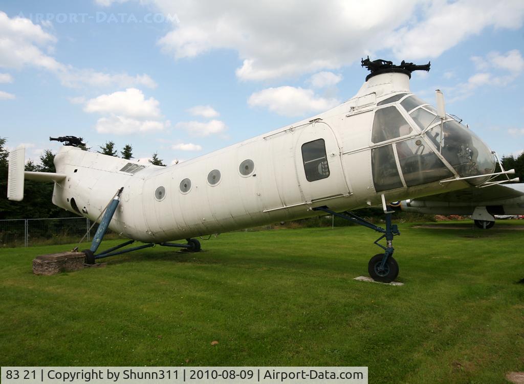 83 21, Westland Super Lynx Mk.88A C/N 389, S/n WG21 - German Army Boeing Vertol preserved in all white and without markings @ Hermeskeil Museum...