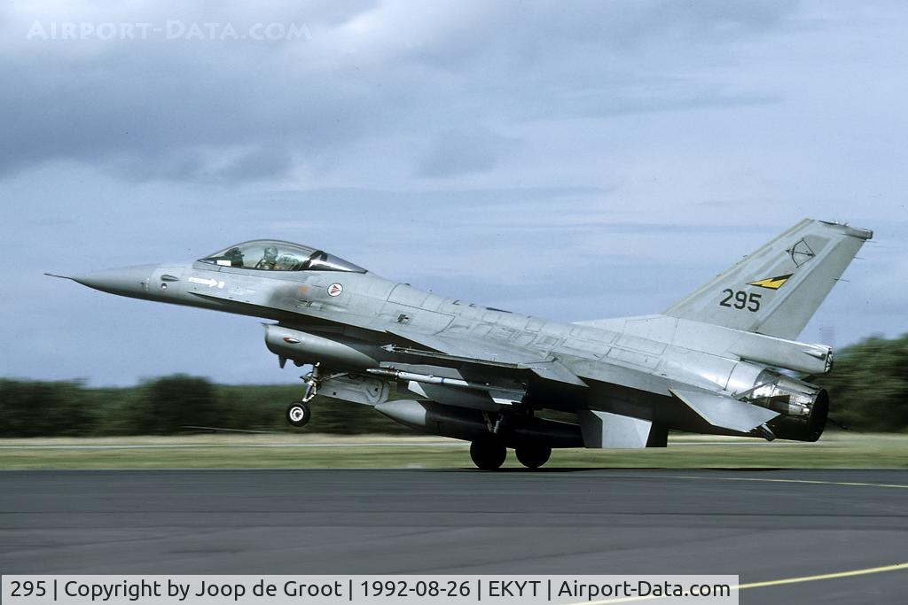 295, 1981 Fokker F-16AM Fighting Falcon C/N 6K-24, 338 Skv participant during the 1992 Tactical Fighter Weaponry