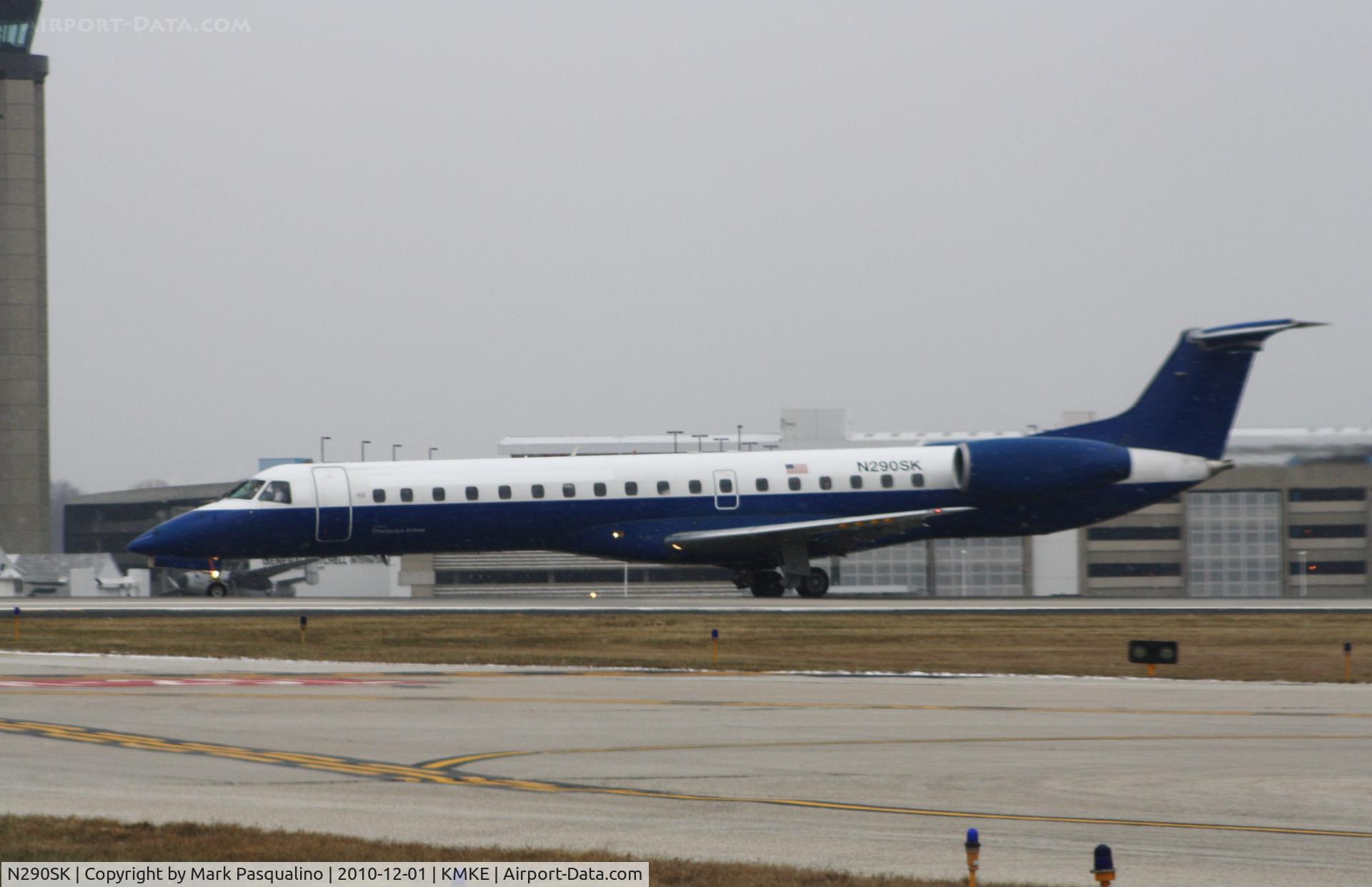 N290SK, 2001 Embraer ERJ-145LR (EMB-145LR) C/N 145474, EMB-145LR