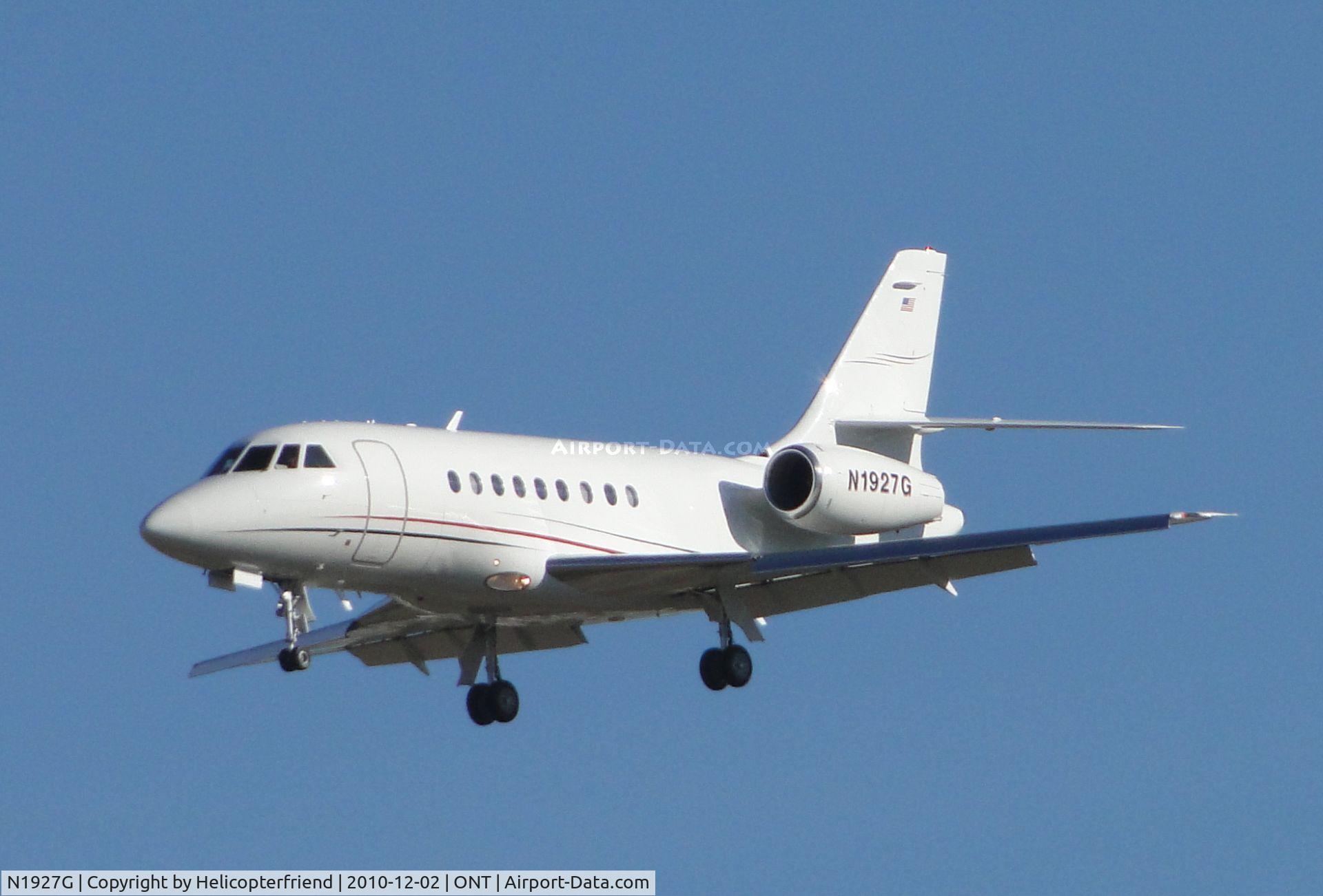 N1927G, 1996 Dassault Falcon 2000 C/N 35, On final runway 26L