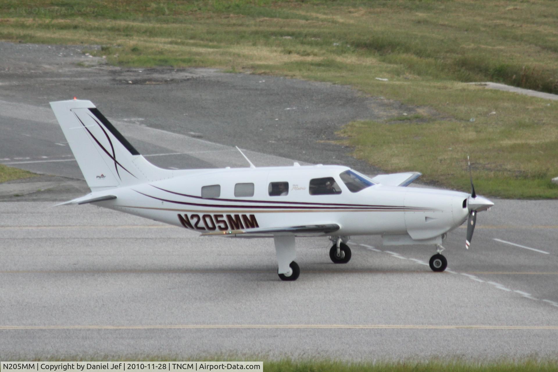 N205MM, 2008 Piper PA-46R-350T Malibu Matrix C/N 4692005, N205MM taxing to the holding point
