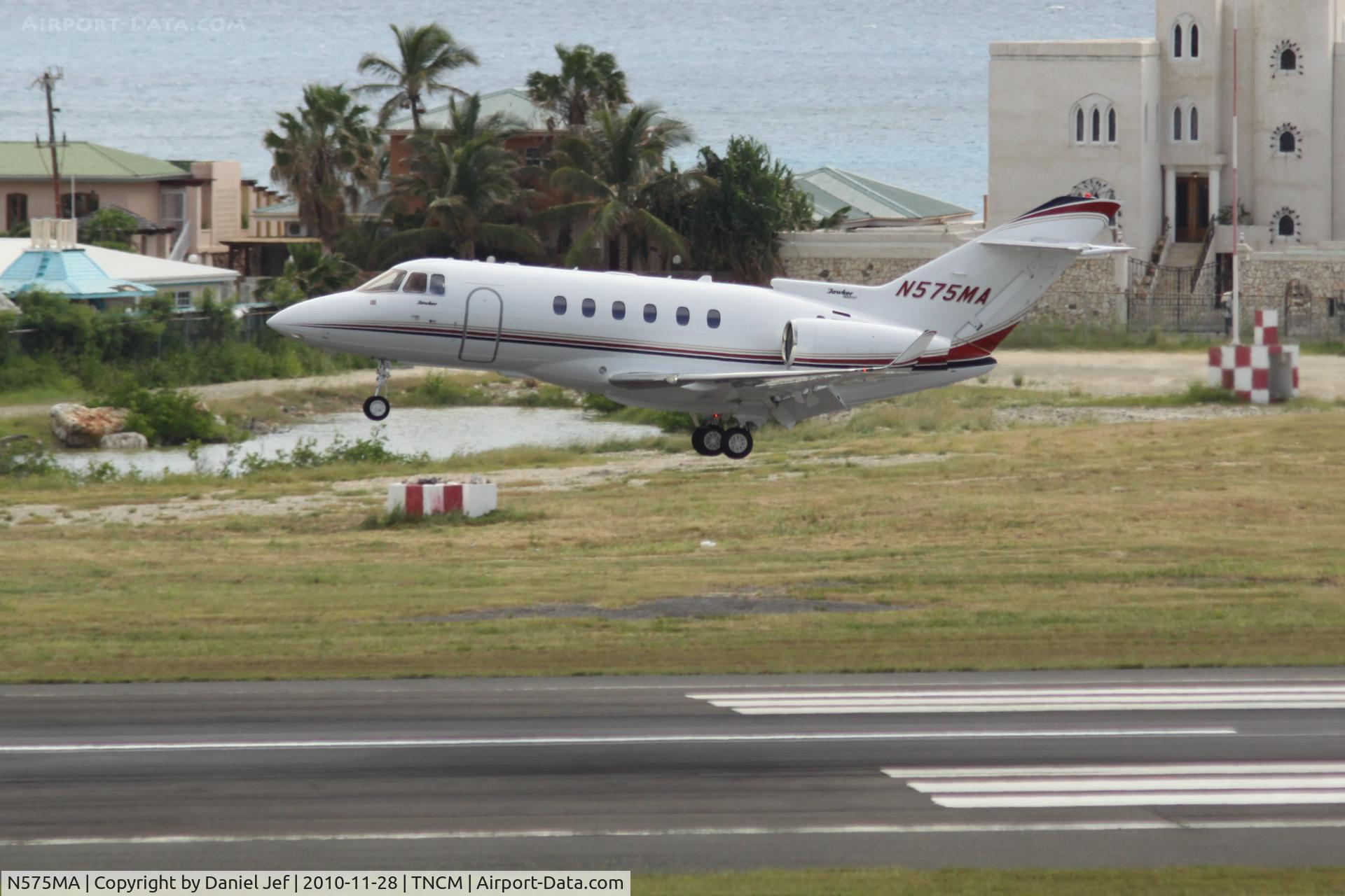 N575MA, 2007 Hawker Beechcraft 900XP C/N HA-0016, N575MA landing at TNCM