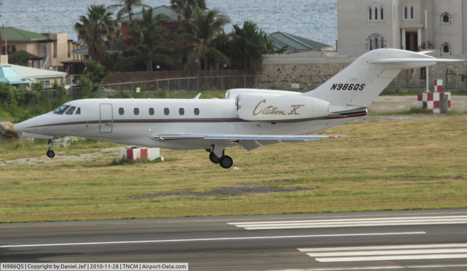 N986QS, 1999 Cessna 750 Citation X C/N 750-0086, N986QS landing at TNCM