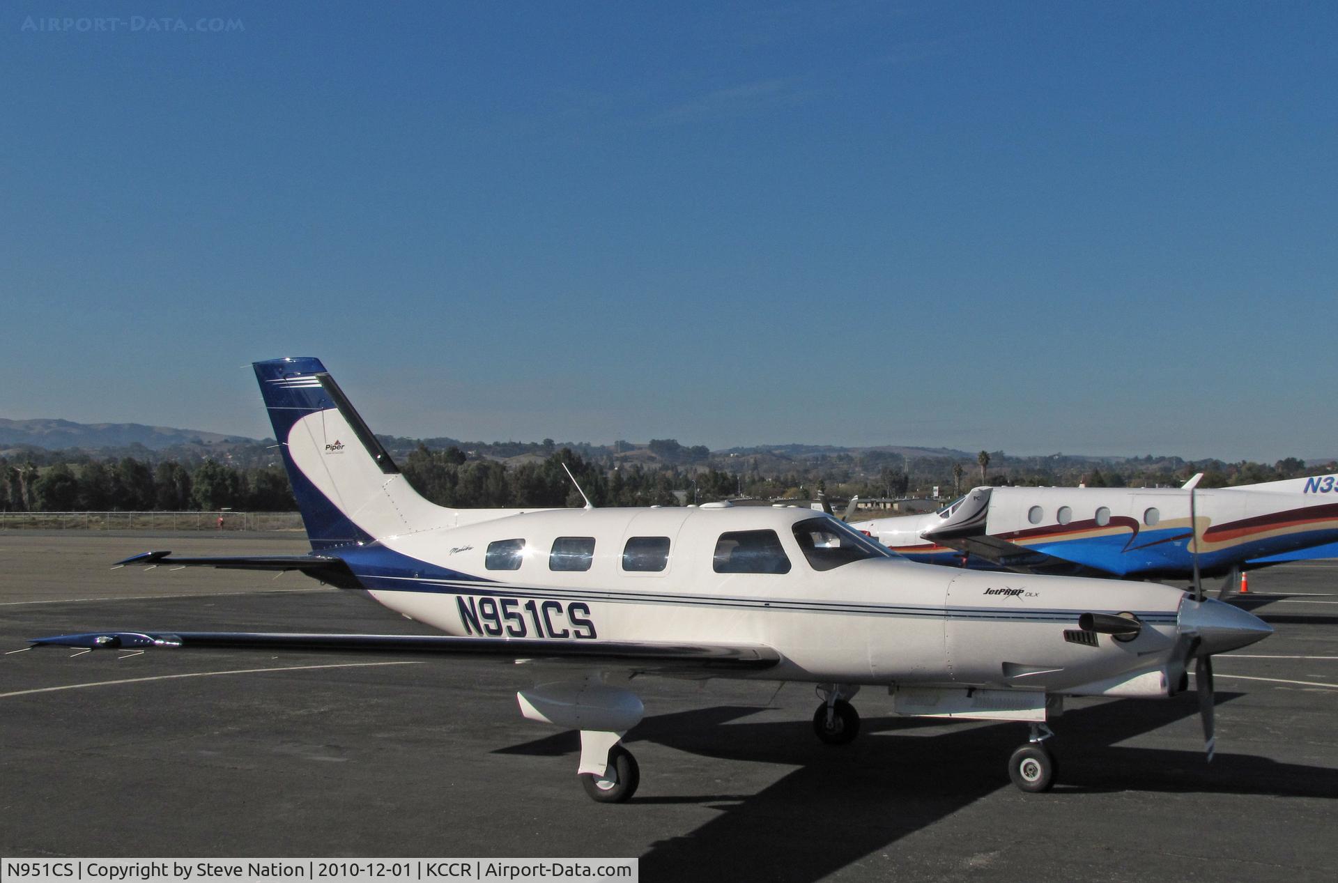 N951CS, 1999 Piper PA-46-350P Malibu Mirage C/N 4636212, Galloway Air (Charlotte, NC) 1999 Piper PA-46-350P with prop turning on the ramp @ Buchanan Field, Concord, CA