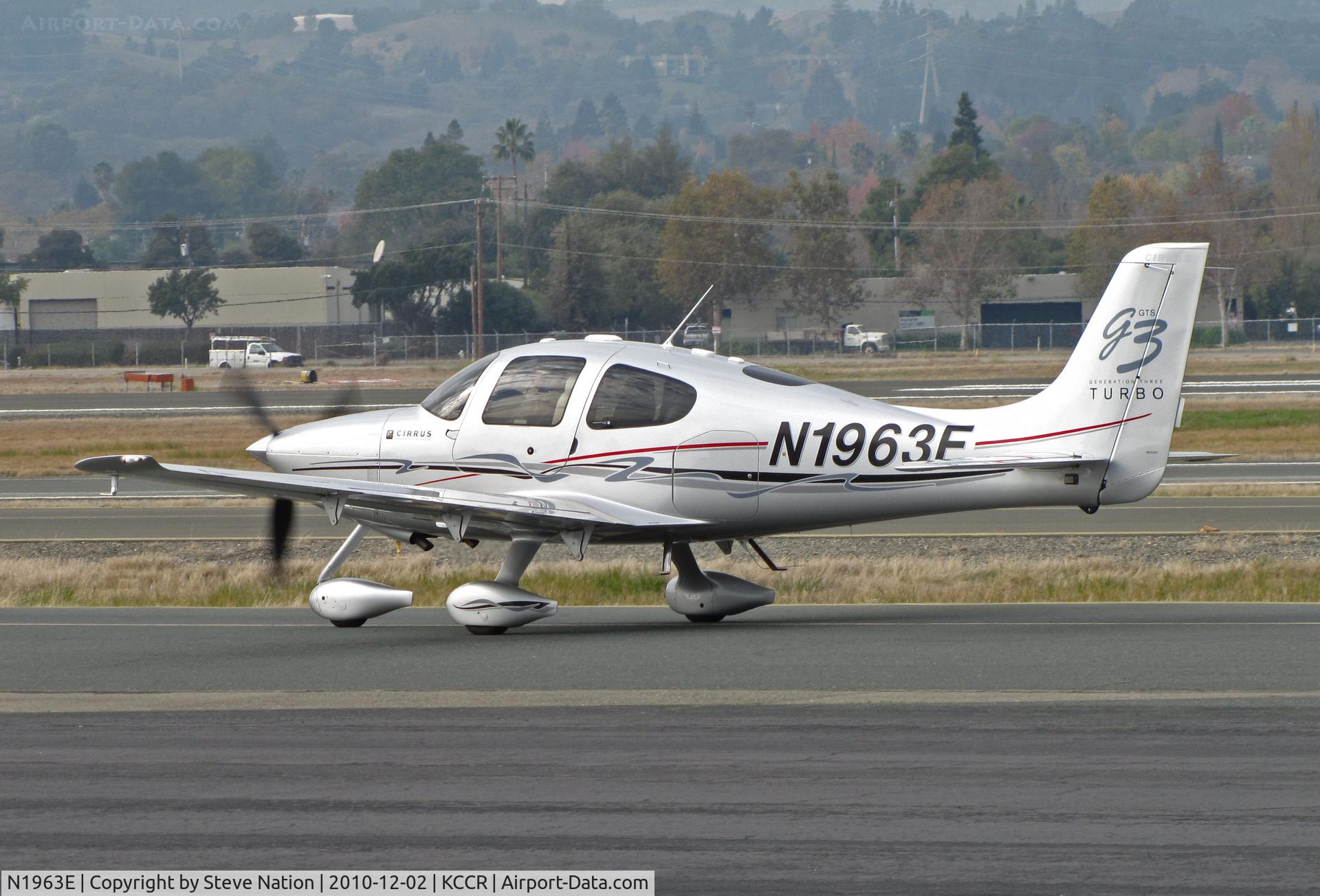 N1963E, 2008 Cirrus SR22 G3 GTS C/N 3082, Locally-based 2008 Cirrus Design SR22 taxiing @ Buchanan Field, Concord, CA