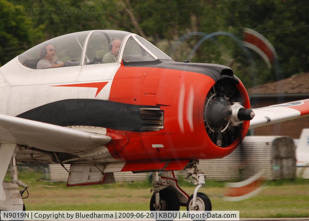 N9019N, 1956 North American T-28C Trojan C/N 226-96, Taxi to the runway.