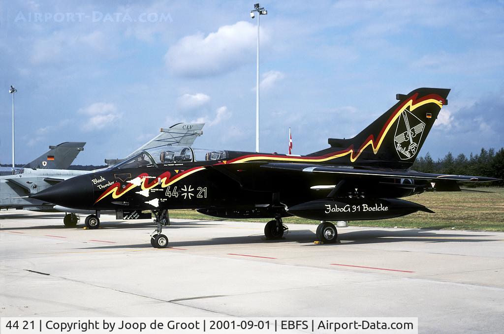 44 21, Panavia Tornado IDS C/N 308/GS083/4121, Special colors marking 1.250.000 hours Tornado
