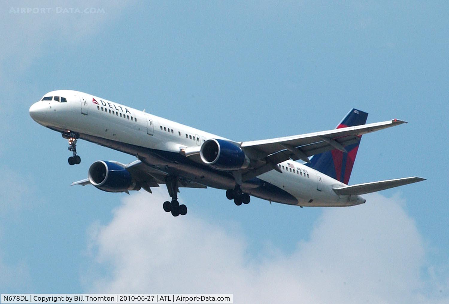 N678DL, 1998 Boeing 757-232 C/N 25983, A Delta Airlines B757-232 (N678DL) on short final to runway 27R @ Atlanta's Hartsfield-Jackson International Airport. (an f-stop 5.6 photograph)