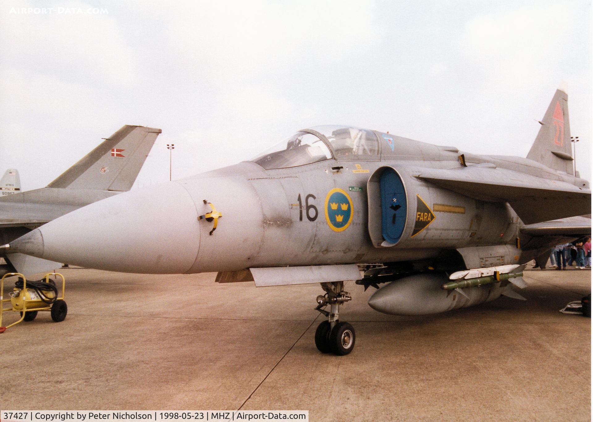 37427, Saab JA 37D Viggen C/N 37427, Another view of the F16 Viggen of the Royal Swedish Air Force on display at the 1998 RAF Mildenhall Air Fete.