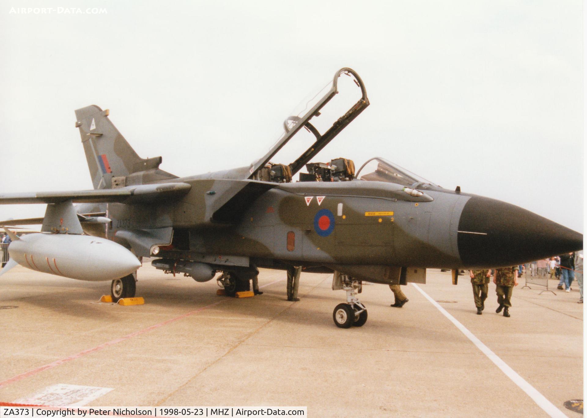 ZA373, 1982 Panavia Tornado GR.1A C/N 175/BS055/3087, Tornado GR.1A of 2 Squadron on display at the 1998 RAF Mildenhall Air Fete.