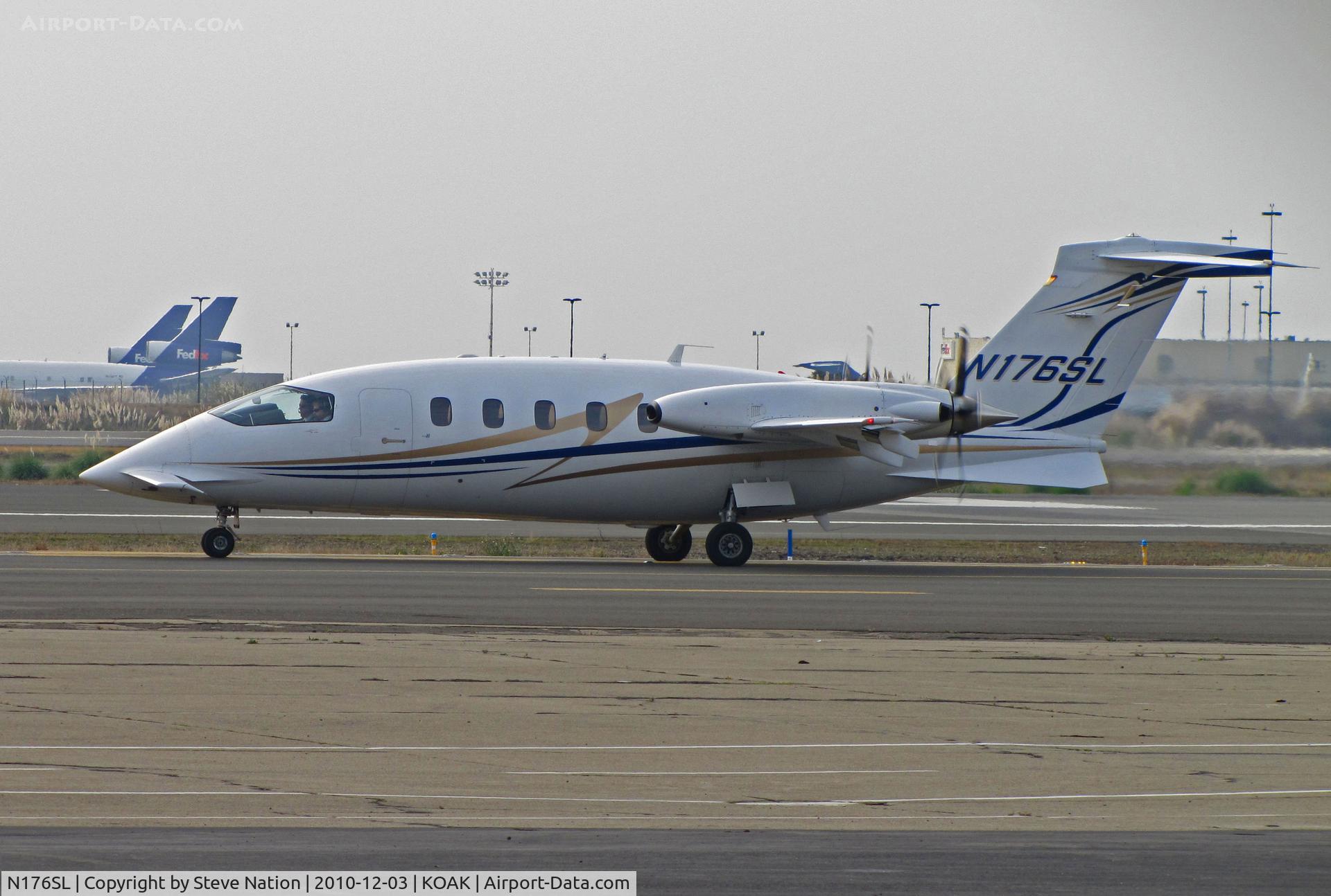 N176SL, 2007 Piaggio P-180 Avanti II C/N 1150, Avantair 2007 Piagio P180 taxis for take-off from North Field runway @ Oakland International Airport, CA