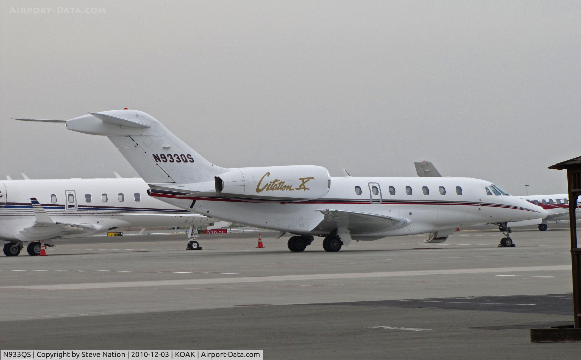 N933QS, 2000 Cessna 750 Citation X Citation X C/N 750-0133, NetJets 2000 Cessna 750 on North Field ramp @ Oakland International Airport, CA