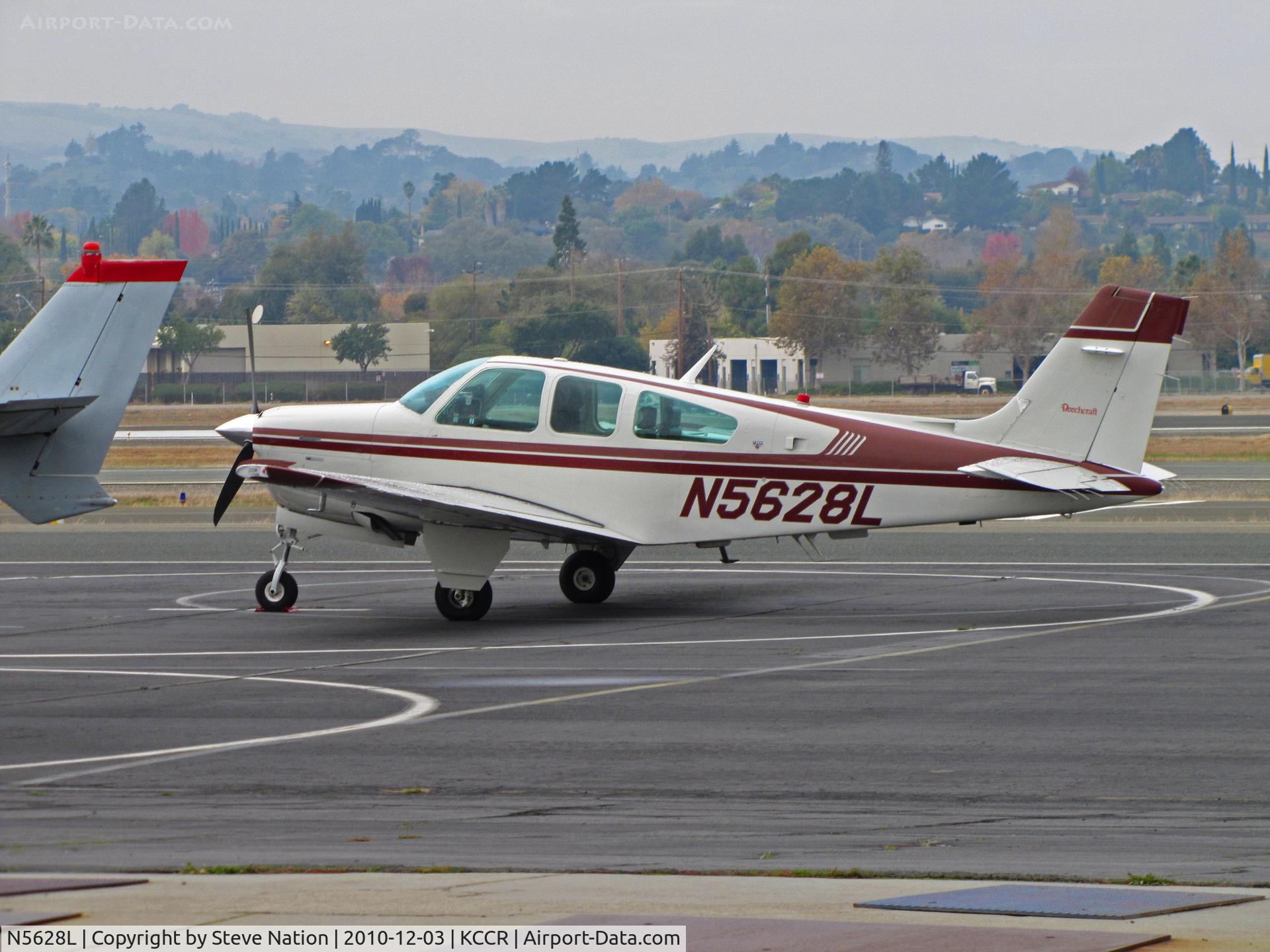 N5628L, 1990 Beech F33A Bonanza C/N CE-1460, Nevada-based 1990 Beech F33A visiting @ Buchanan Field, Concord, CA