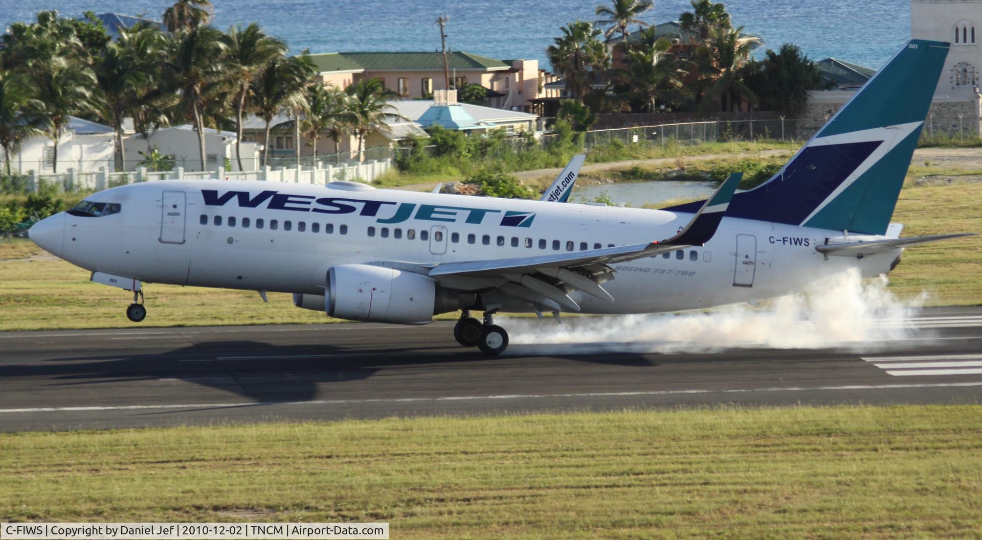 C-FIWS, 2001 Boeing 737-76N C/N 32404, Canjet C-FIWS landing at TNCM