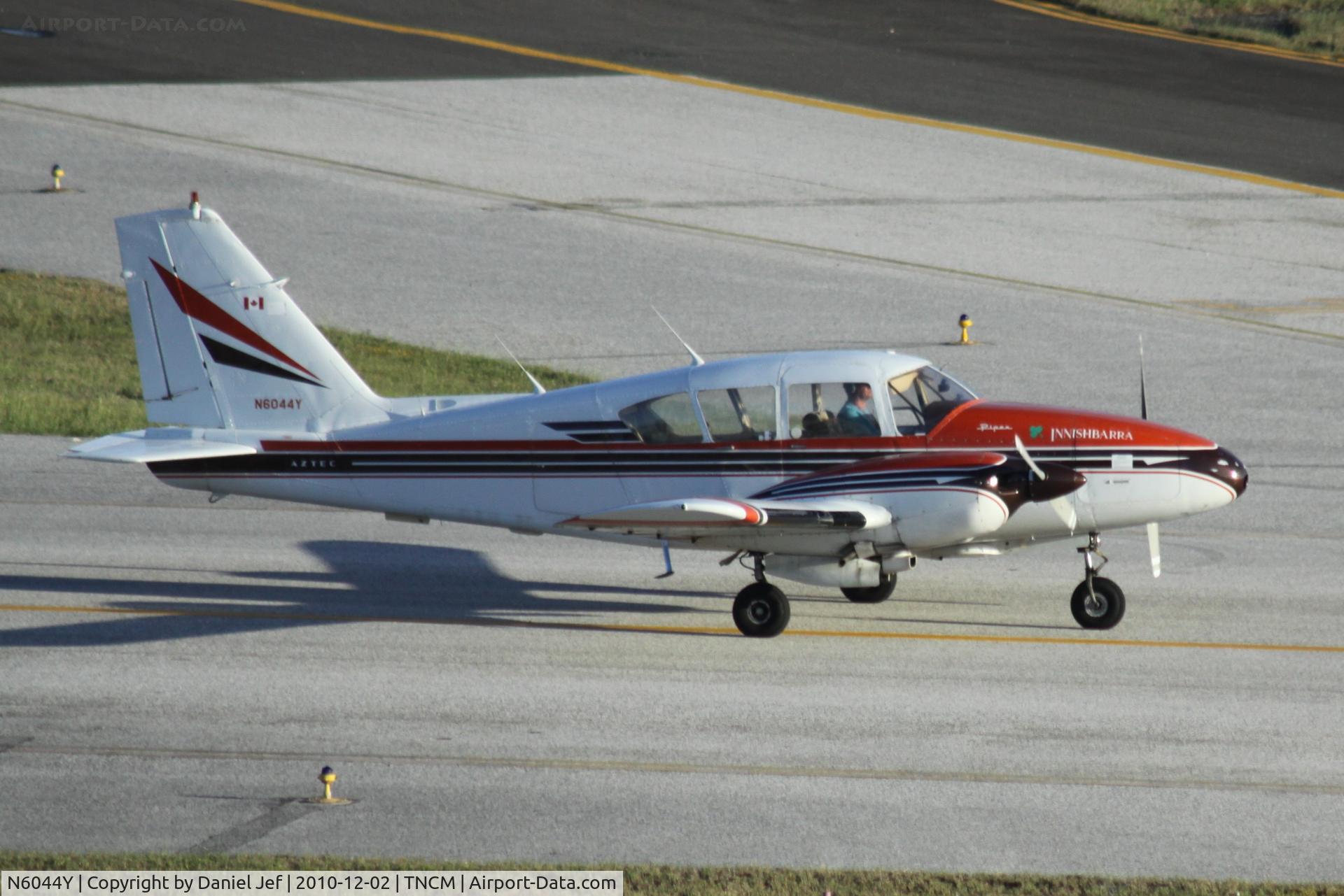 N6044Y, 1966 Piper PA-23-250 Aztec C/N 27-3230, N6044Y taxing to the holding point alpha for take off!!!