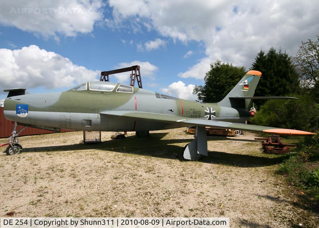 DE 254, 1951 Republic F-84F Thunderstreak C/N Not found (DE 254), S/n 51-1702 - Preserved @ Hermeskeil Museum near the car park...