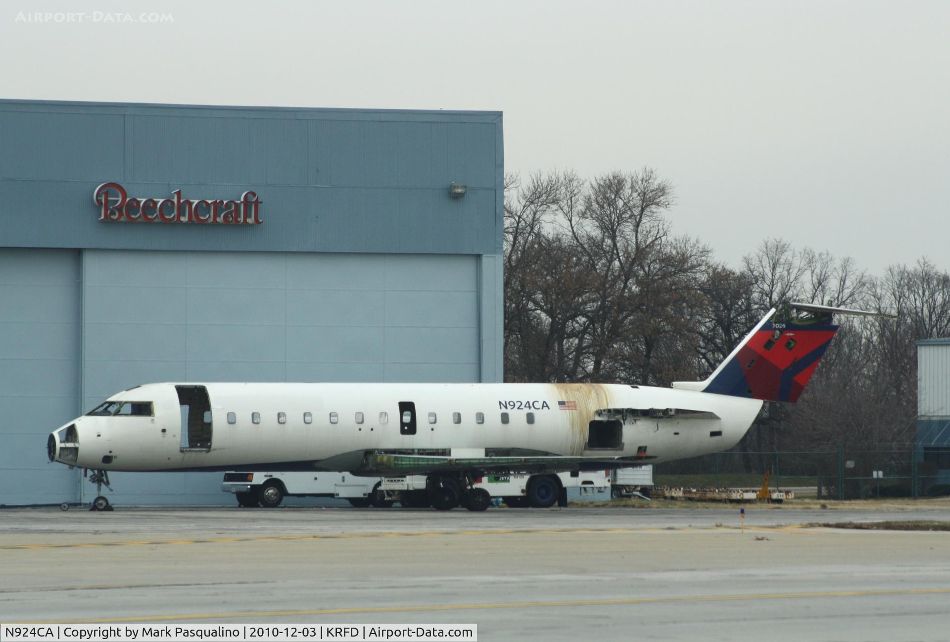 N924CA, 1993 Canadair CRJ-100ER (CL-600-2B19) C/N 7026, CL-600-2B19