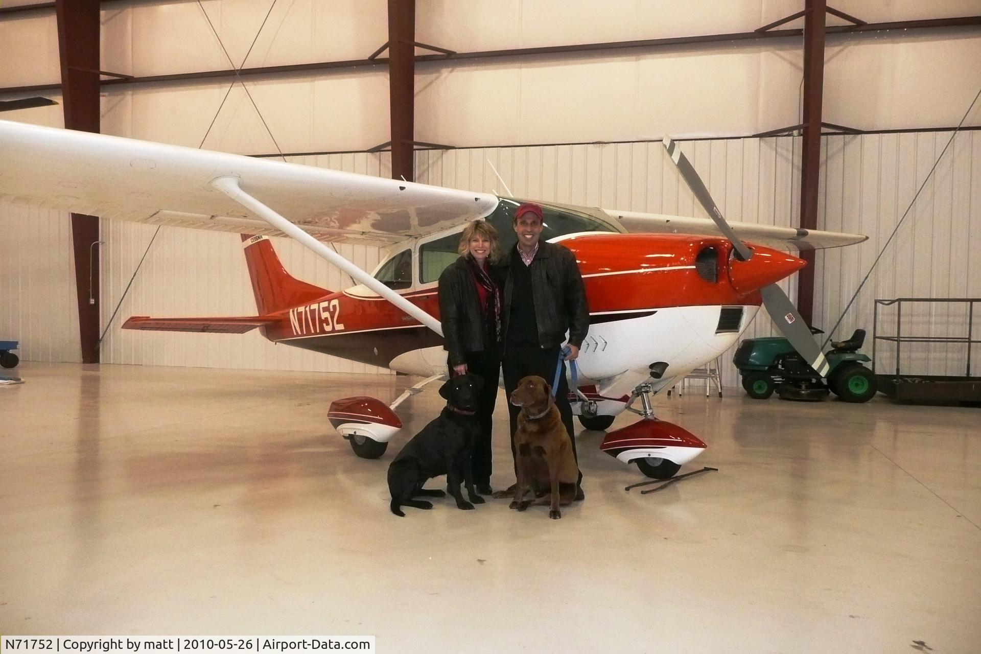 N71752, 1969 Cessna 182M Skylane C/N 18259738, Proud new owners