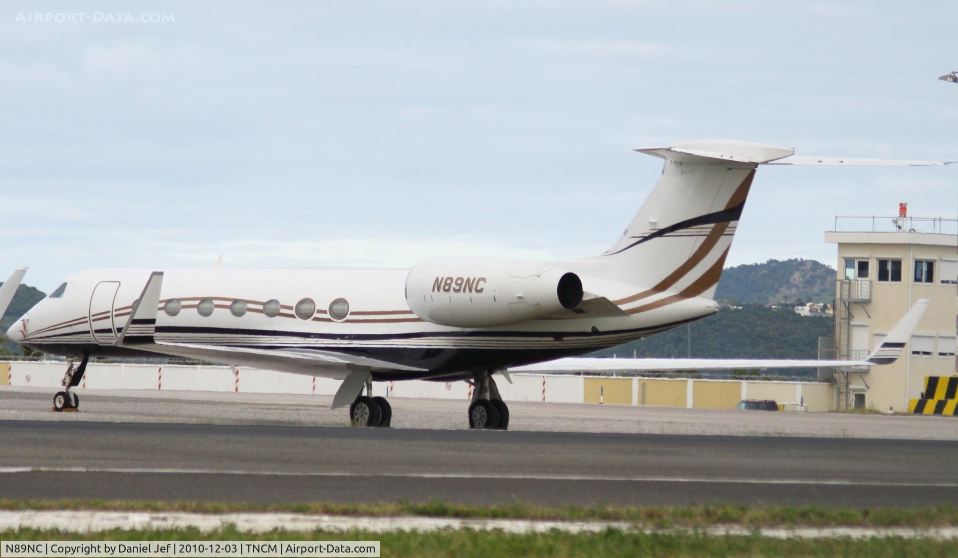 N89NC, 2004 Gulfstream Aerospace GV-SP (G550) C/N 5049, N89NC park on the main ramp at TNCM