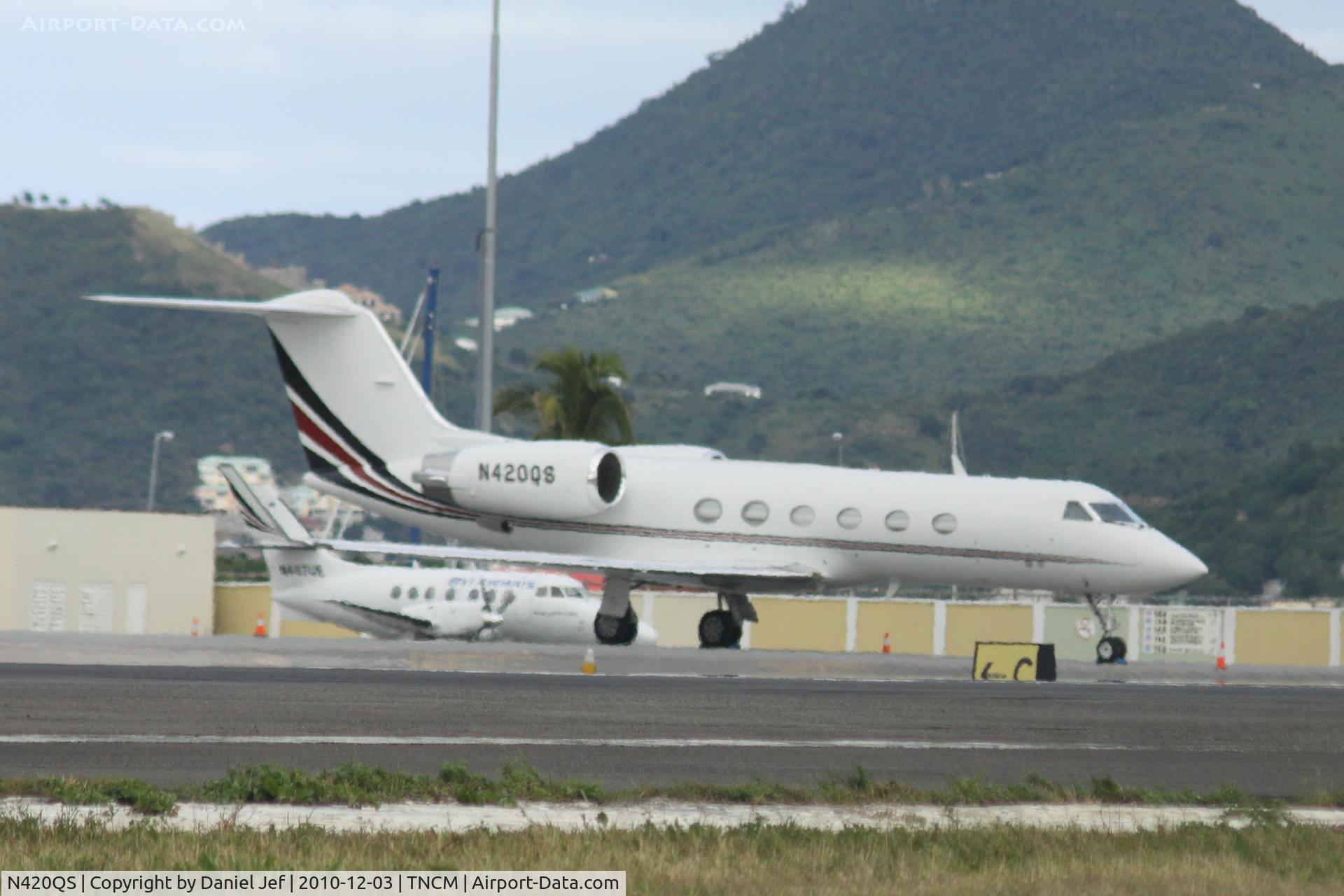 N420QS, 1997 Gulfstream Aerospace G-IV C/N 1320, N420QS park on the charlie ramp at TNCM