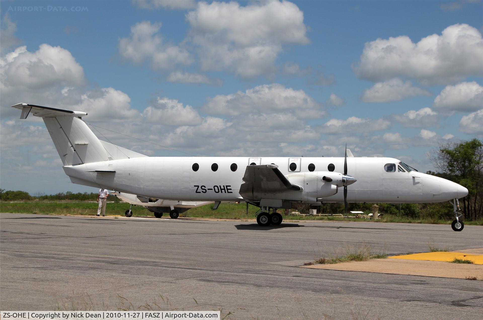 ZS-OHE, 1988 Beech 1900C-1 C/N UC-048, FASZ