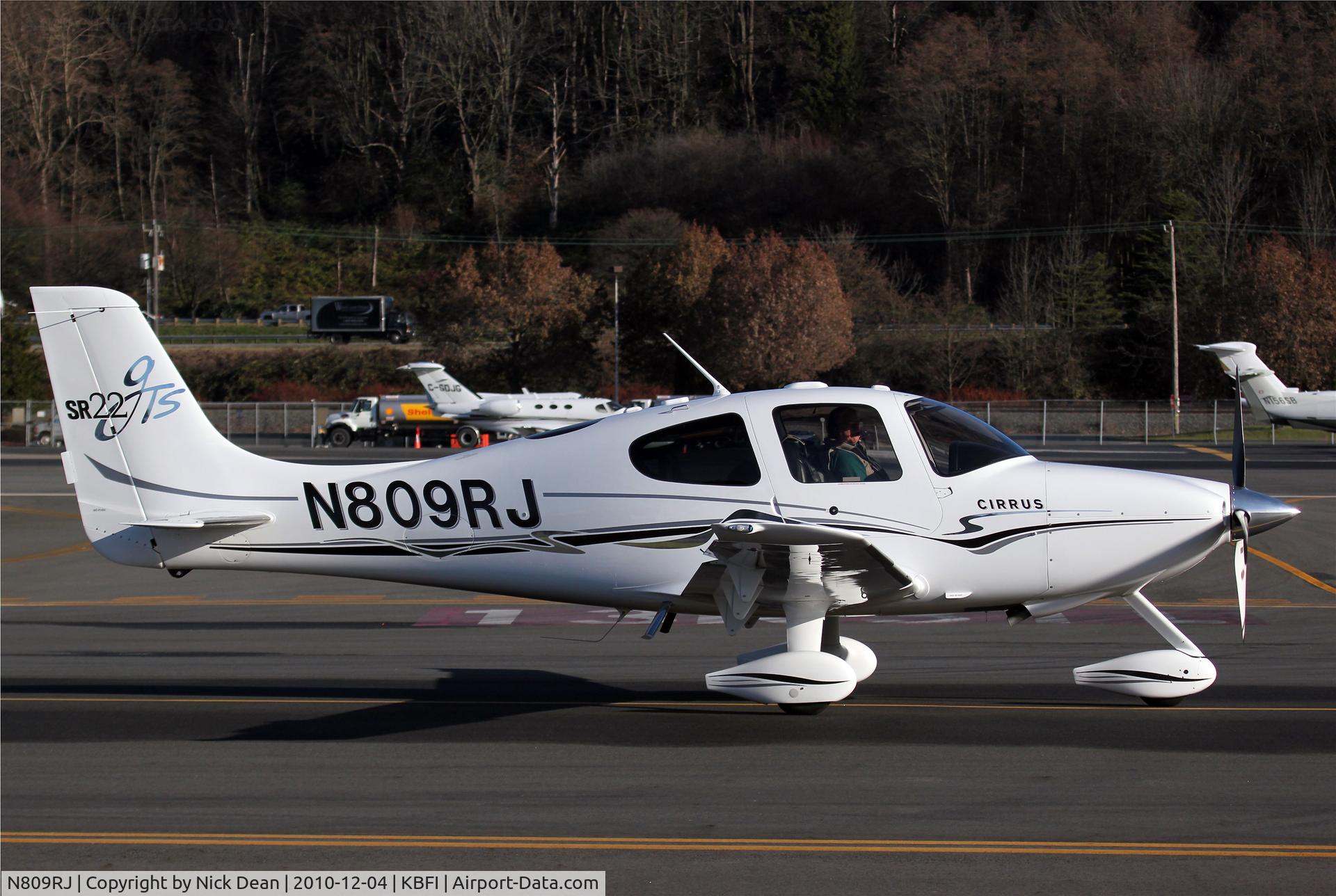N809RJ, 2005 Cirrus SR22 C/N 1361, KBFI