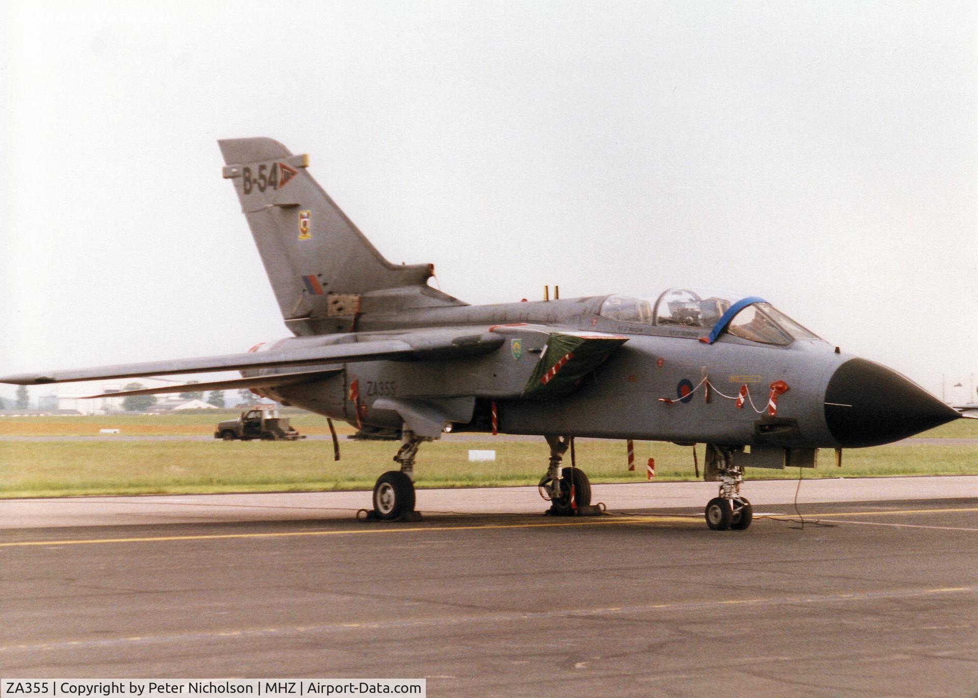 ZA355, 1980 Panavia Tornado GR.1 C/N 032/BS008/3016, Tornado GR.1 of A Squadron of the Tri-National Tornado Training Establishment - TTTE - at RAF Cottesmore on the flight-line at the 1998 RAF Mildenhall Air Fete.