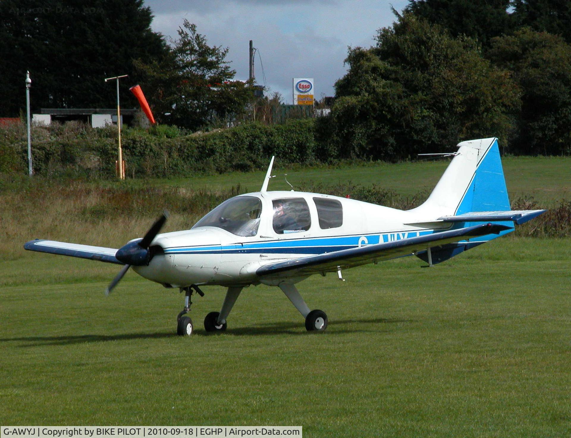 G-AWYJ, 1969 Beagle B-121 Pup Series 2 (Pup 150) C/N B121-038, Nice Beagle Pup running up.