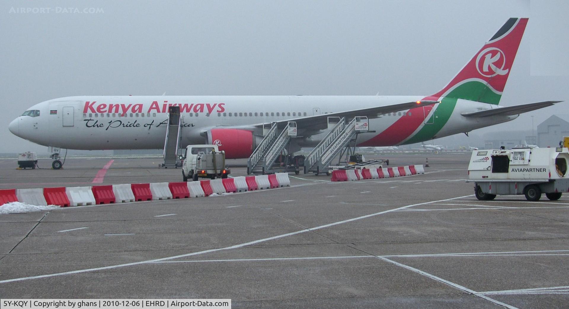 5Y-KQY, 2001 Boeing 767-36N/ER C/N 30841, Diverted from EHAM KQA-116