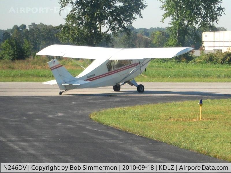 N246DV, 1995 Fisher Horizon C/N H086, Departing RWY 28 at Delaware, Ohio