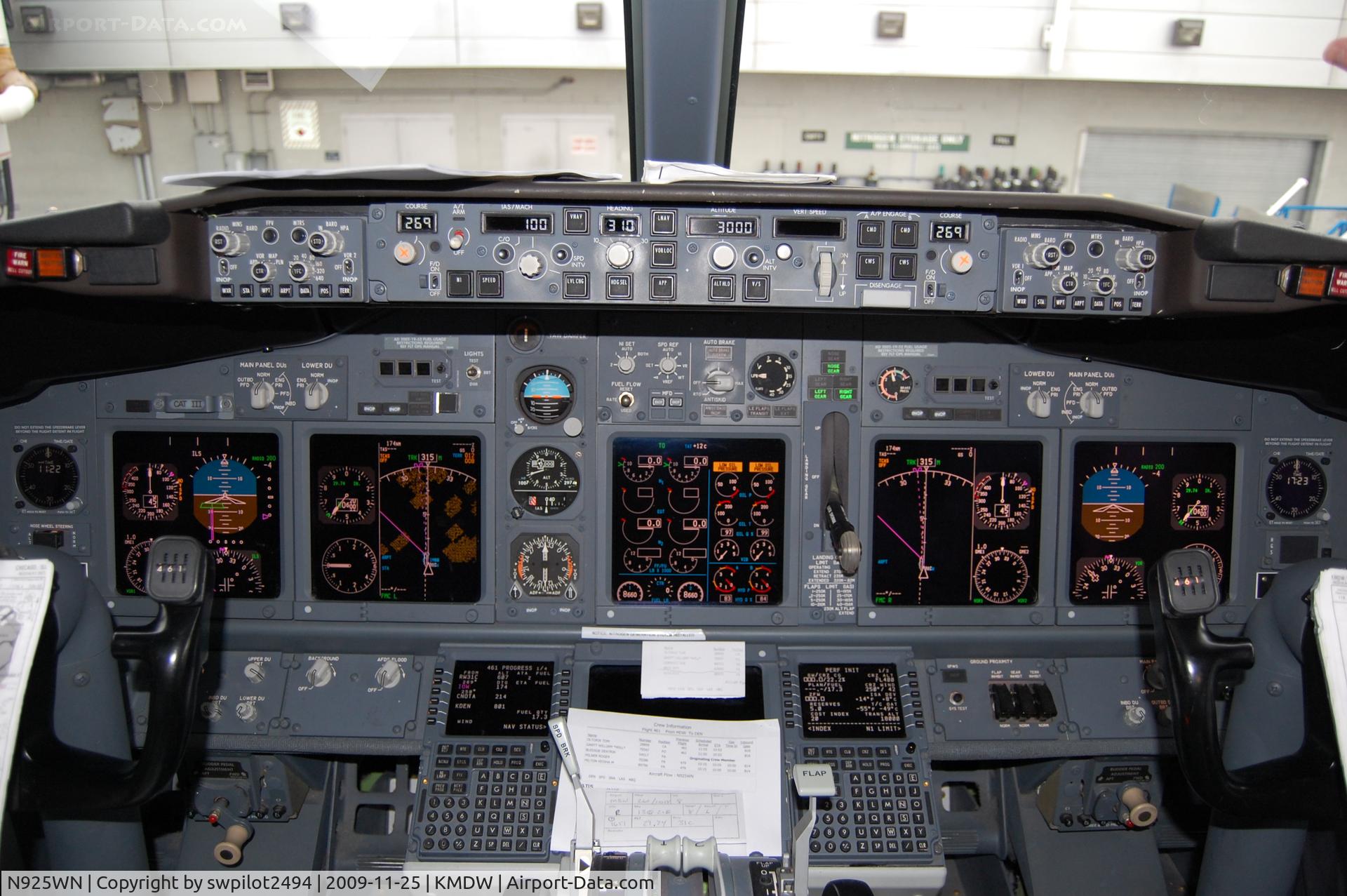 N925WN, 2008 Boeing 737-7H4 C/N 36630, At the gate MDW. Ready to go to DEN.